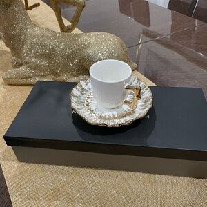 Michael Aram coffee set
4 Anemone Demitasse Set